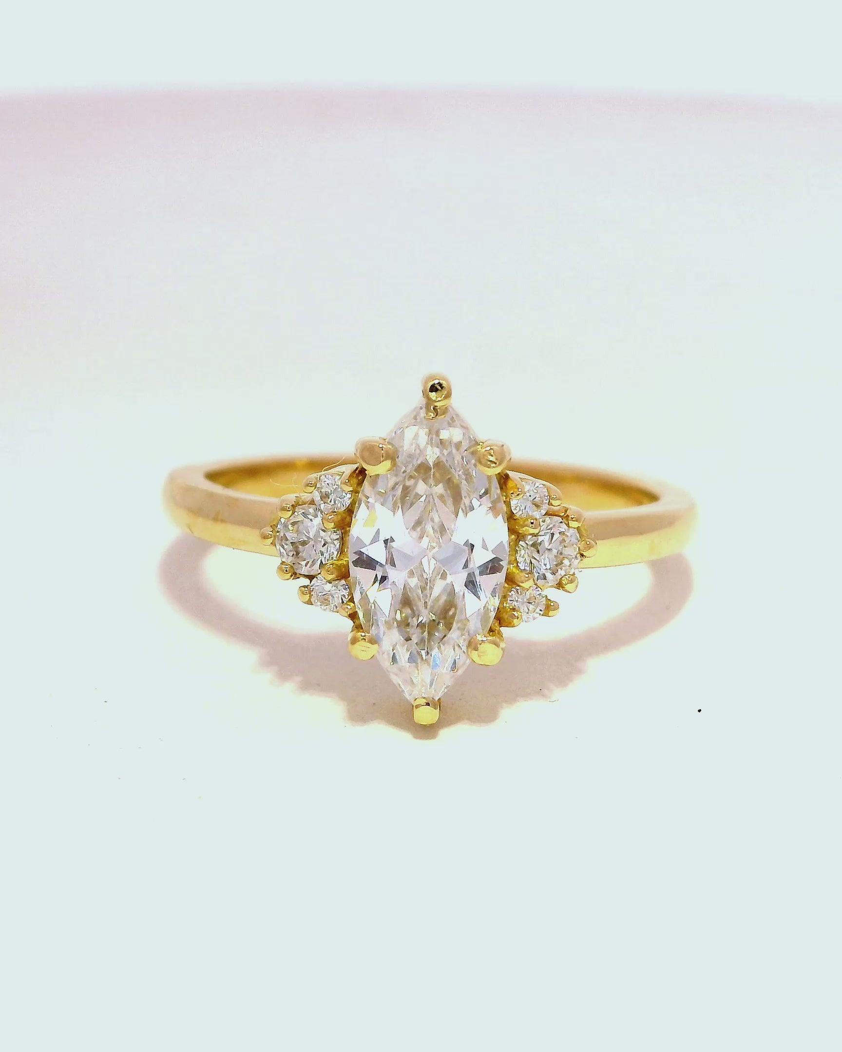 Anillo de compromiso amarillo 18k ley