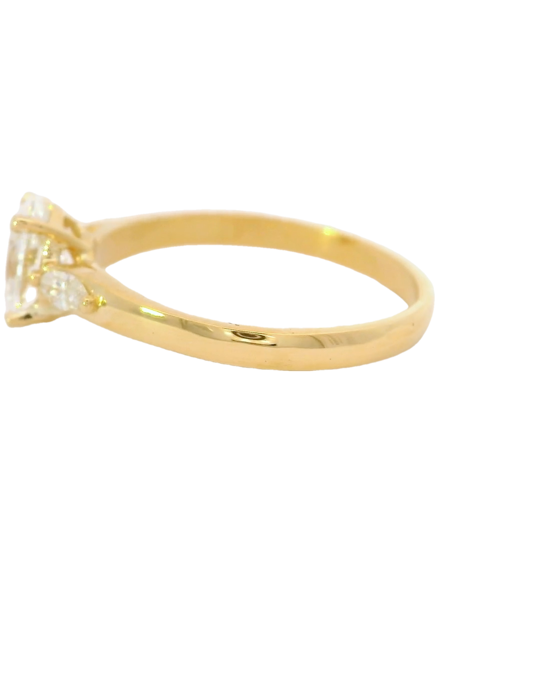 Anillo de compromiso en oro amarillo 18k (750) Oval ancho 2 mm
