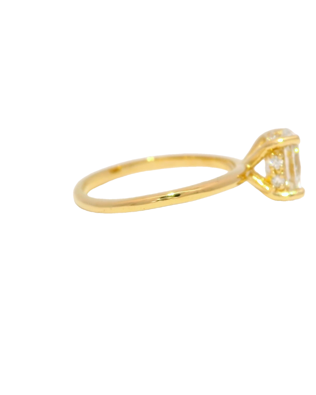 Anillo de compromiso Oval 18k ley 1,4 mm