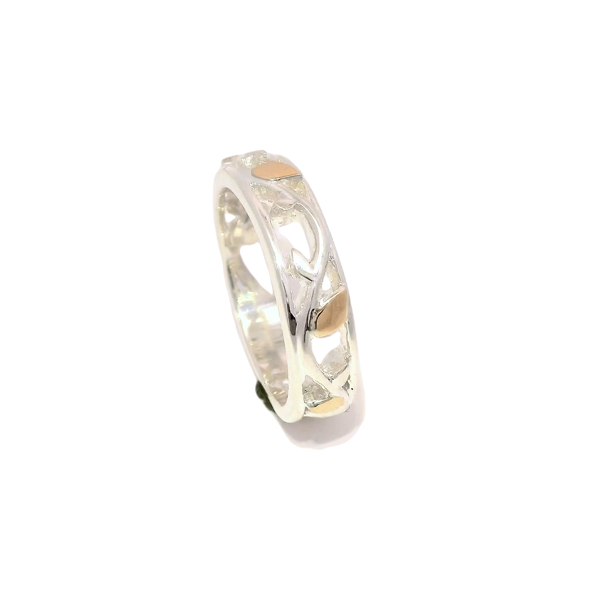 Anillo con detalles elegantes en plata con oro