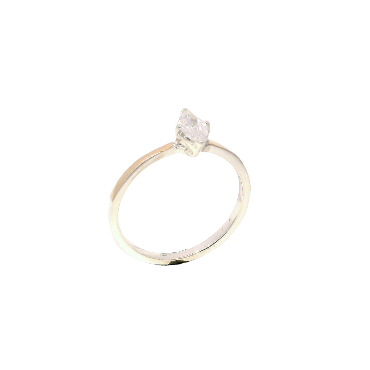 Anillo de compromiso con zircón marquesa