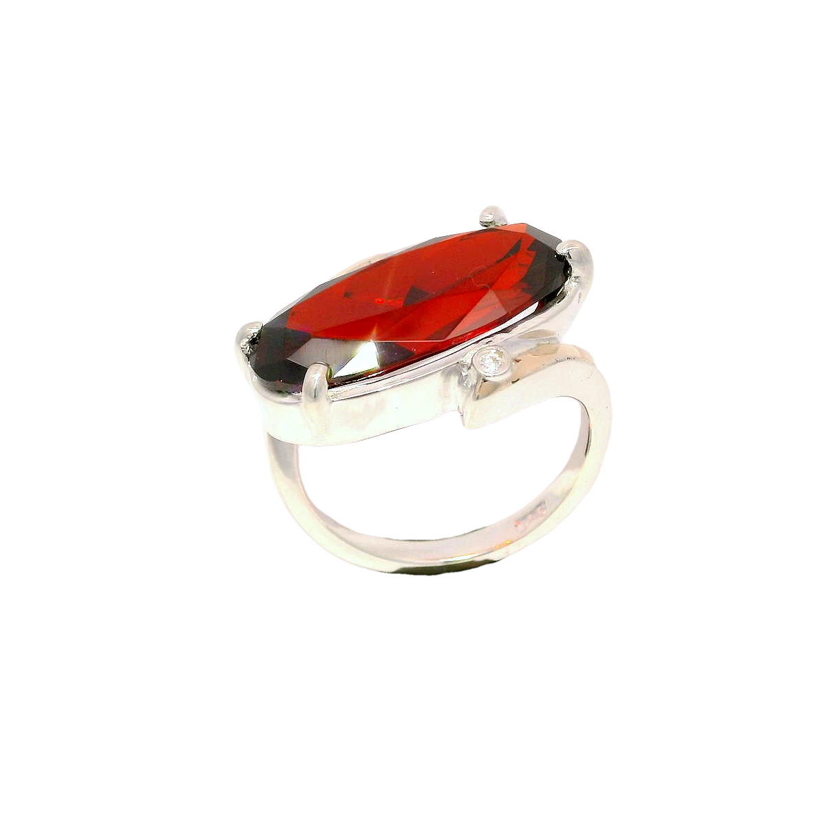 Anillo de zircón granate en plata con oro