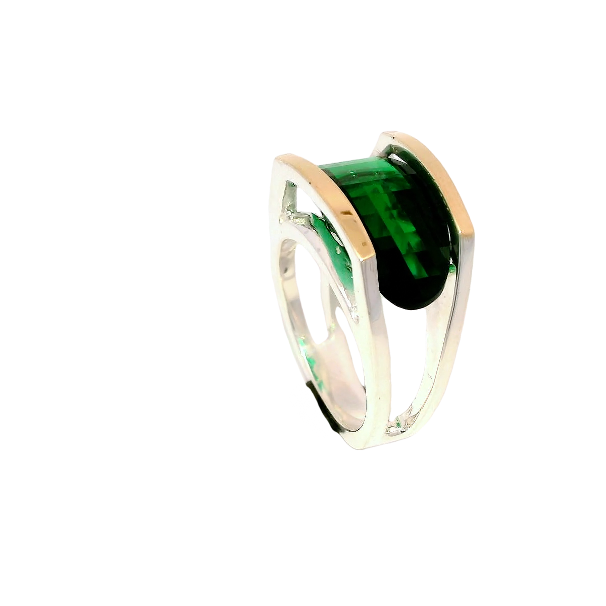 Anillo con zircón color esmeralda elegante en plata con oro