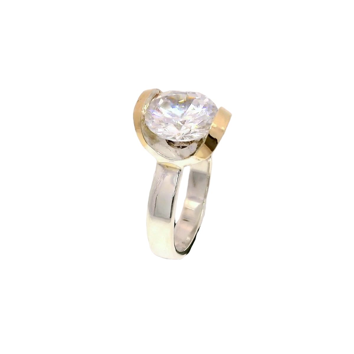 Anillo elegante con zircón blanco