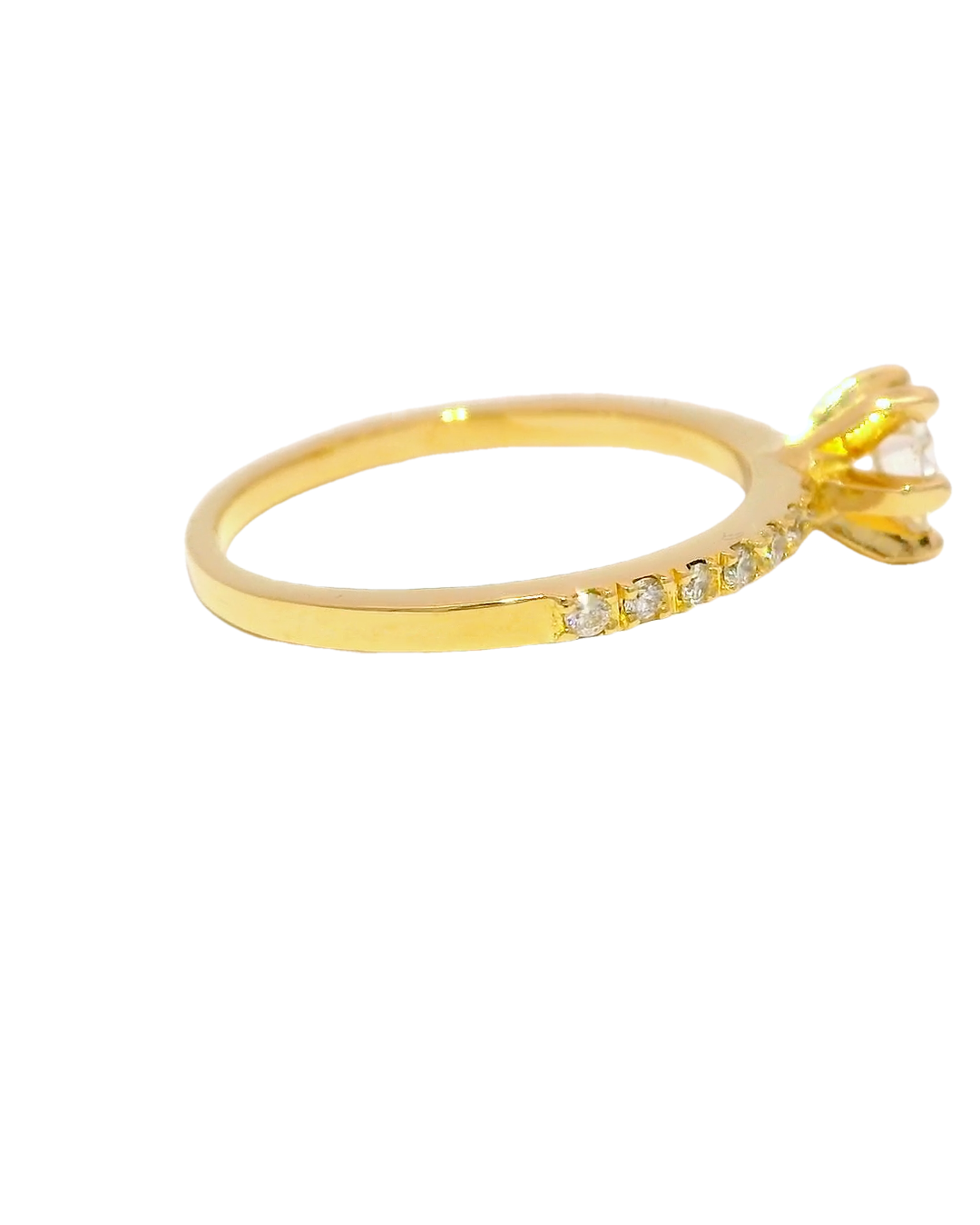 Anillo de compromiso en oro amarillo 18k ley con diamantes