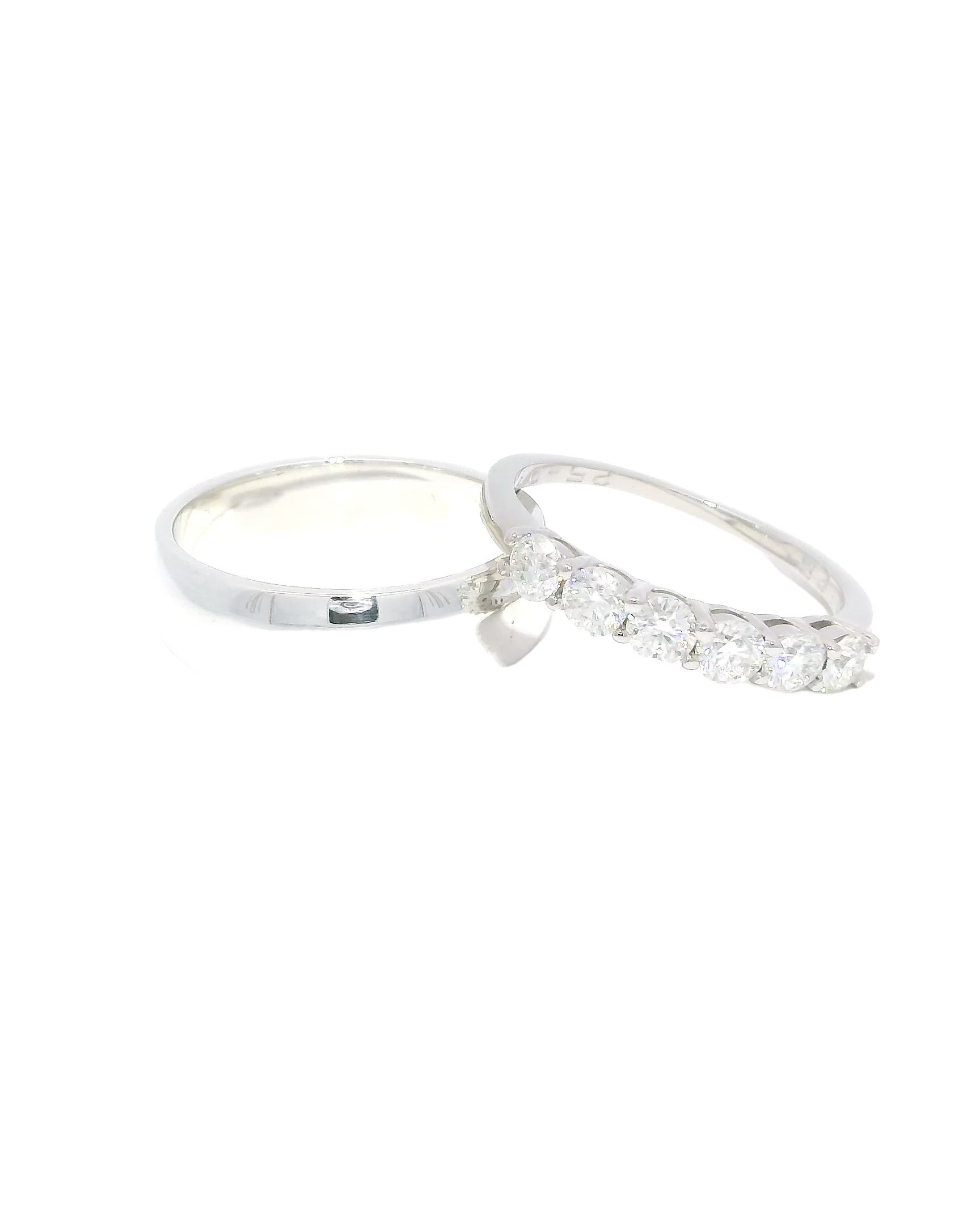 Anillos de matrimonio en oro blanco 18k ley liso y medio cintillo