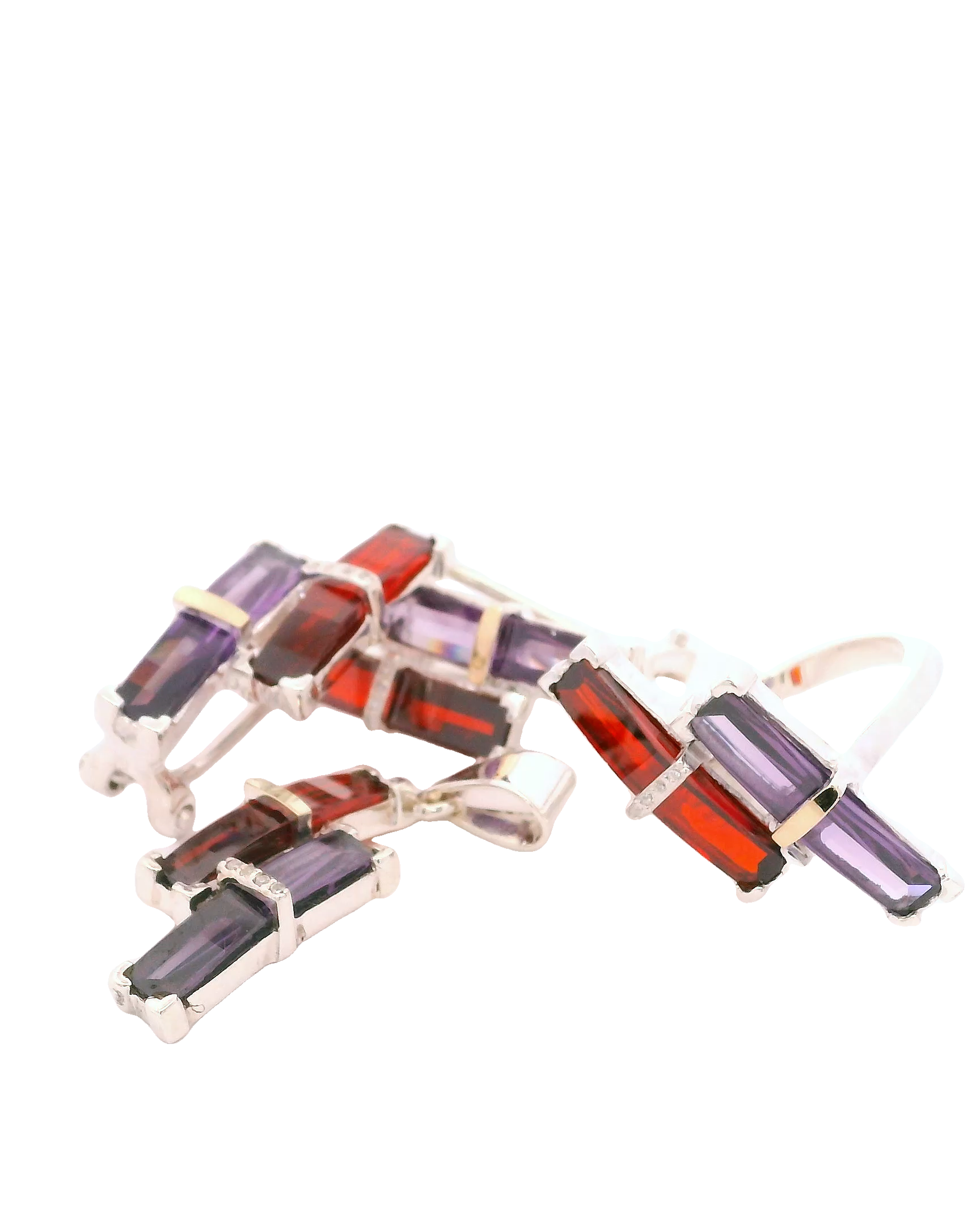 Conjunto de joyas con zircones granates y morados