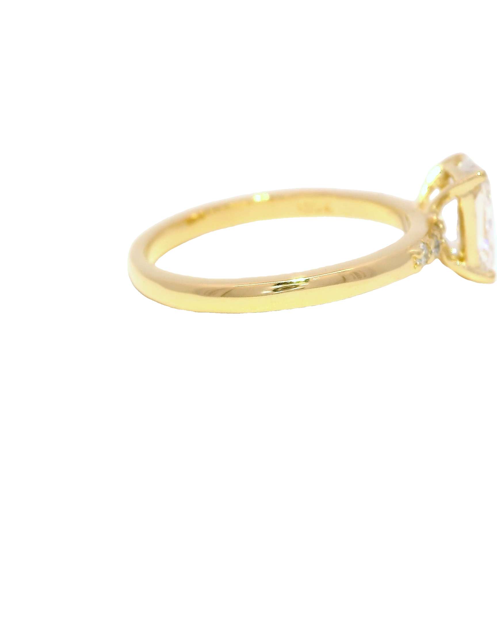 Anillo de compromiso con diamante radiante de 1kt en oro amarillo 18k ley