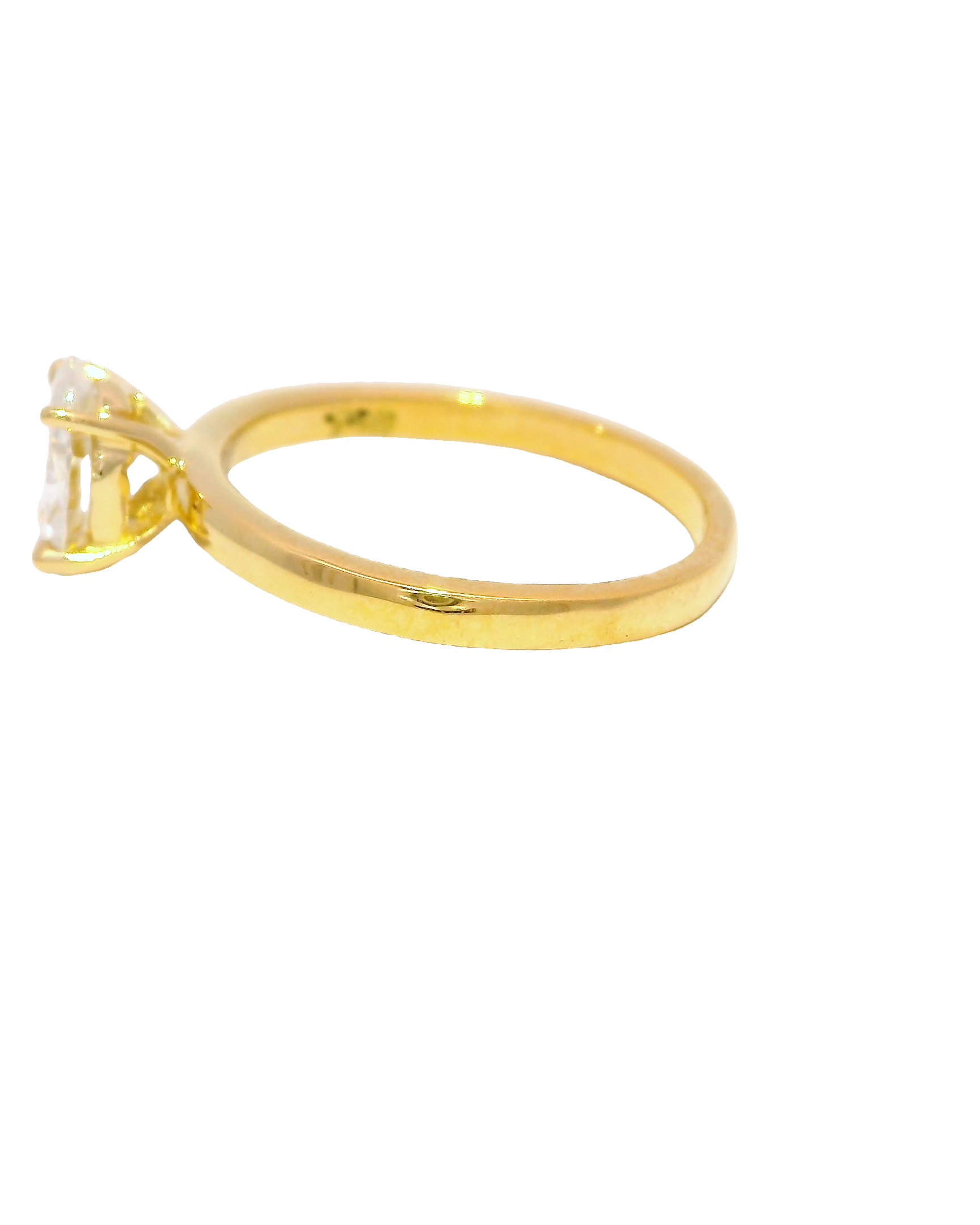 Solitario Oval Insignia en Oro amarillo 18k ley