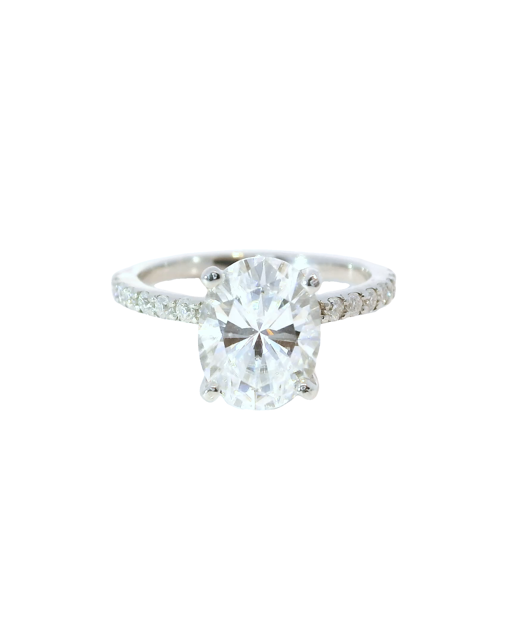 Anillo de compromiso en oro blanco oval 18k ley