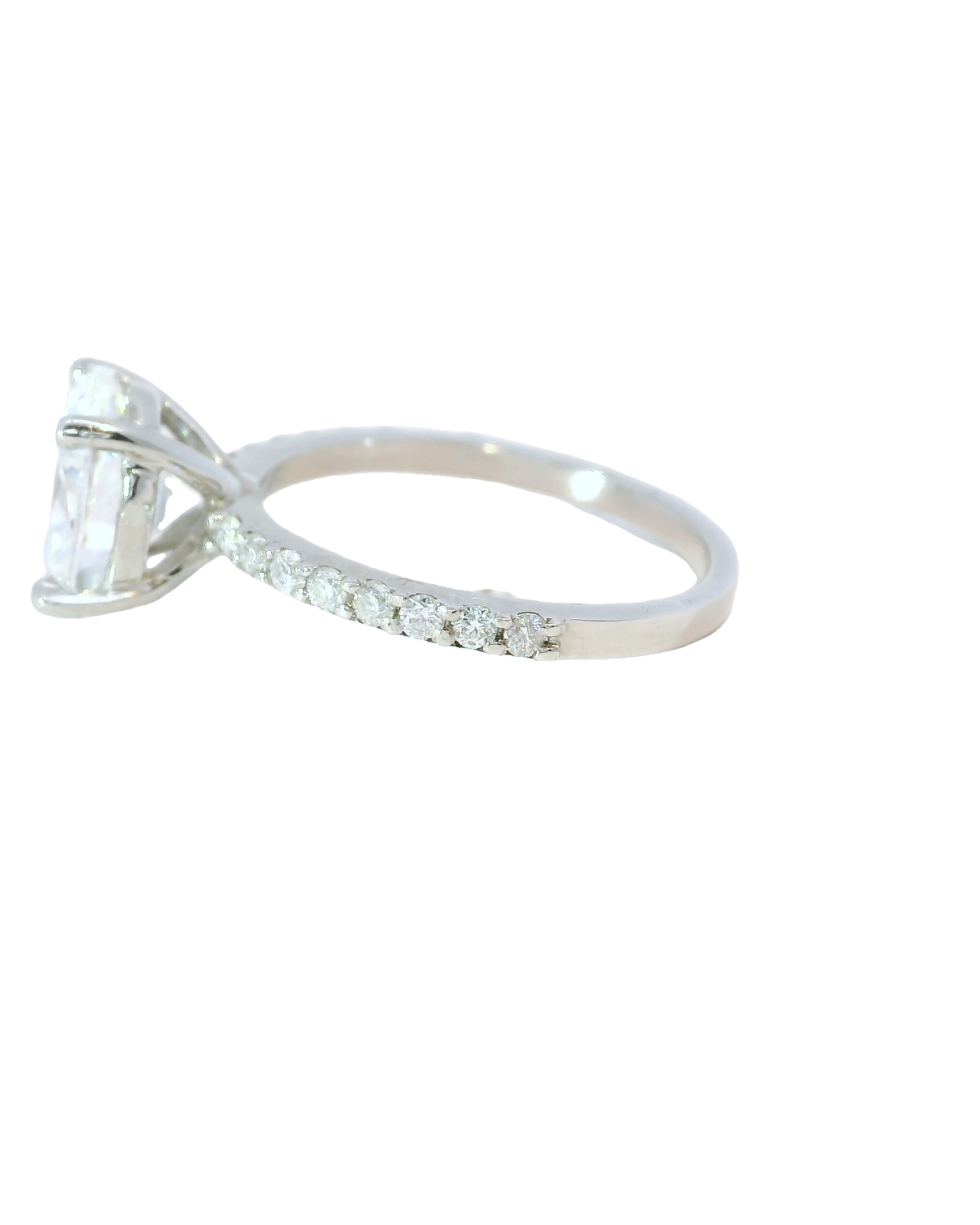 Anillo de compromiso en oro blanco oval 18k ley