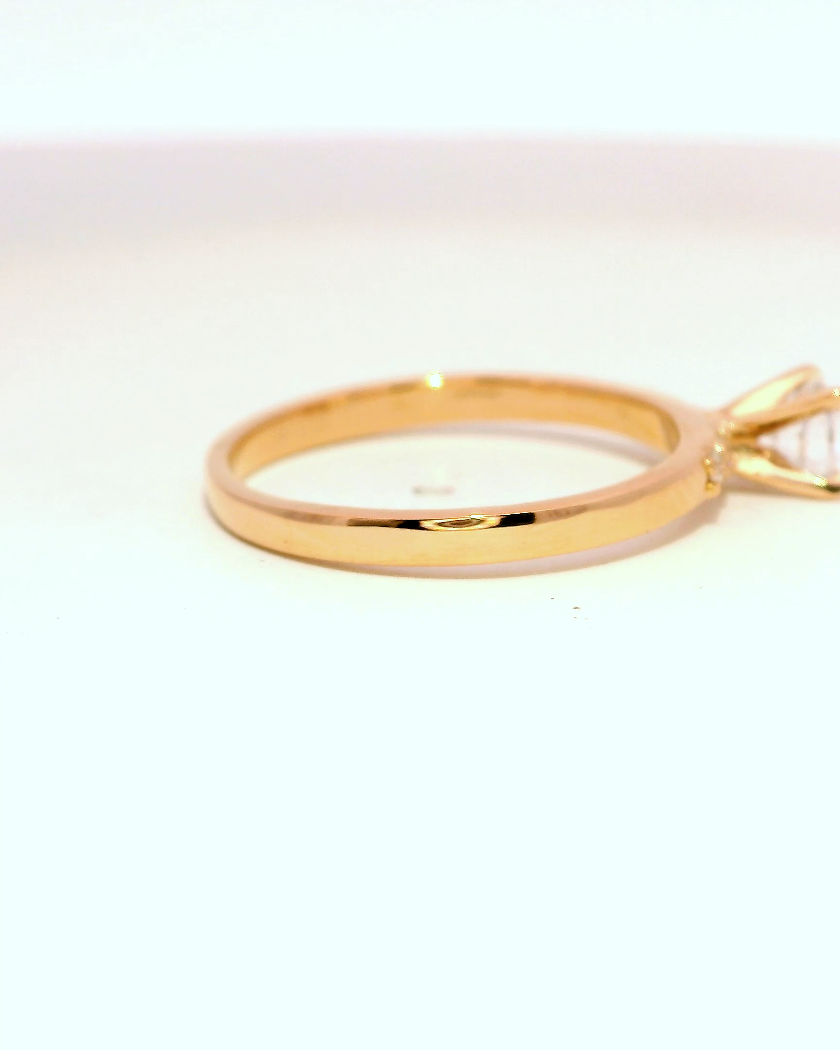 Anillo de compromiso en oro rosa 18k ley con diamante redondo de 0.25 cts