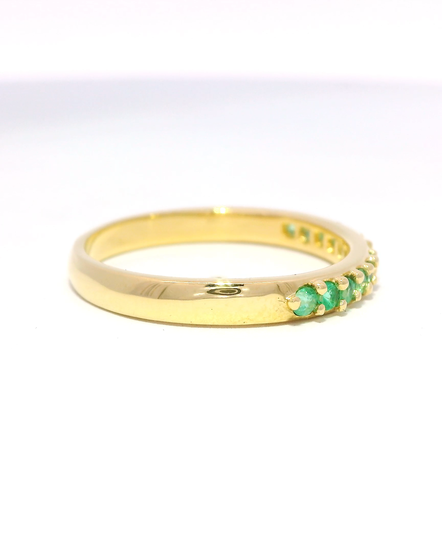 Banda eternidad de esmeraldas y oro amarillo 18k ley