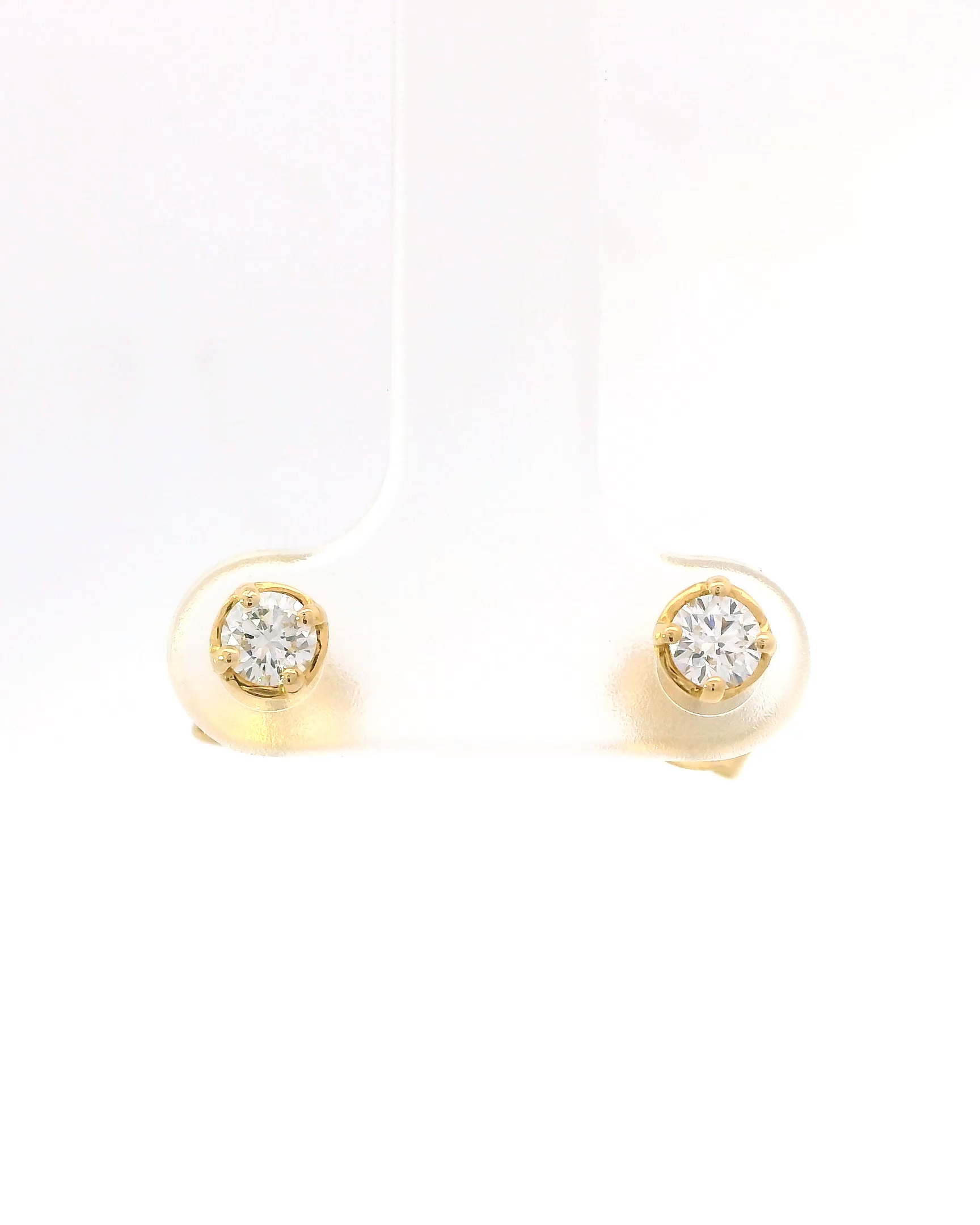 Aretes de oro amarillo 18k ley con diamantes