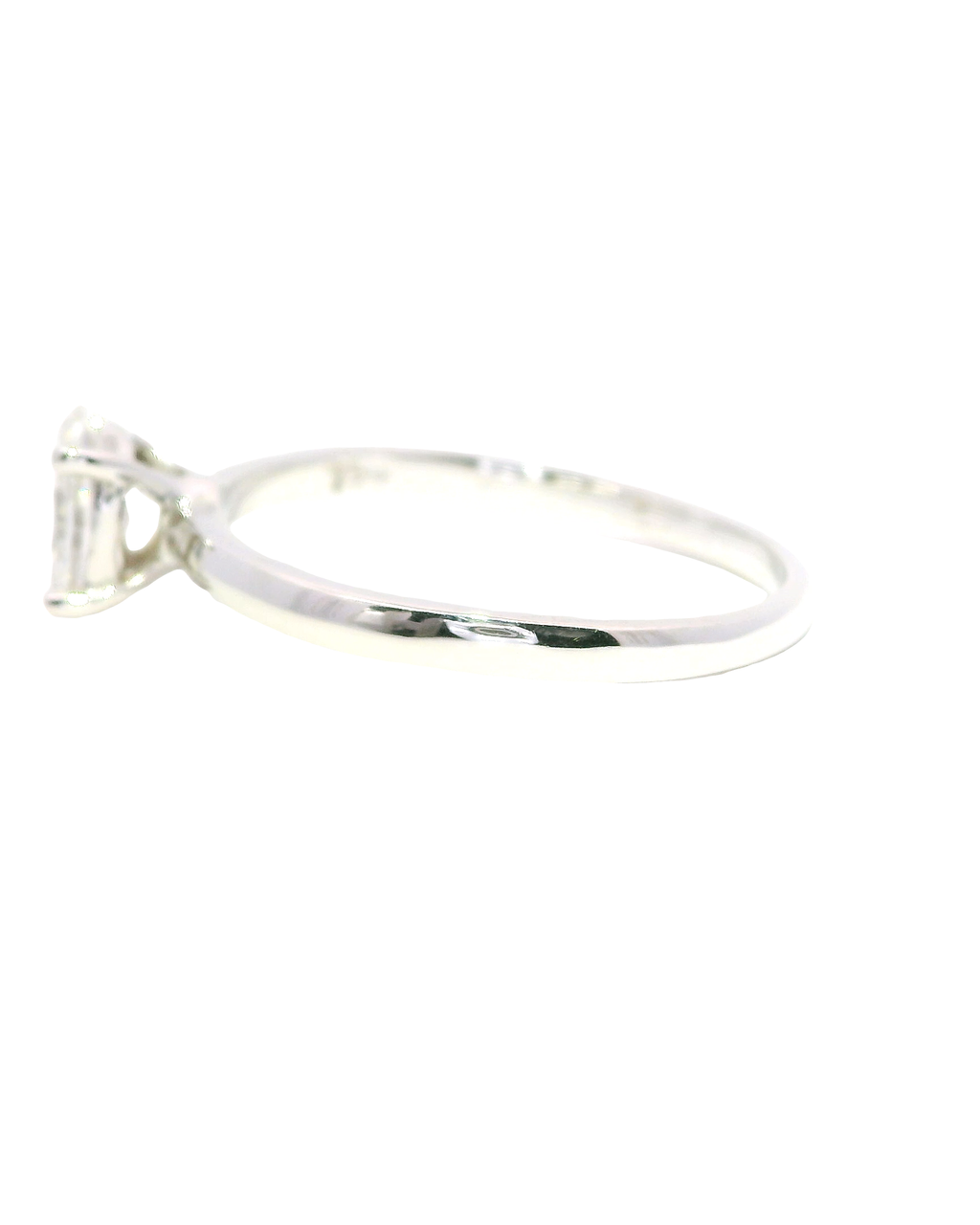 Solitario Oro Blanco 18k Ley con Diamante Oval
