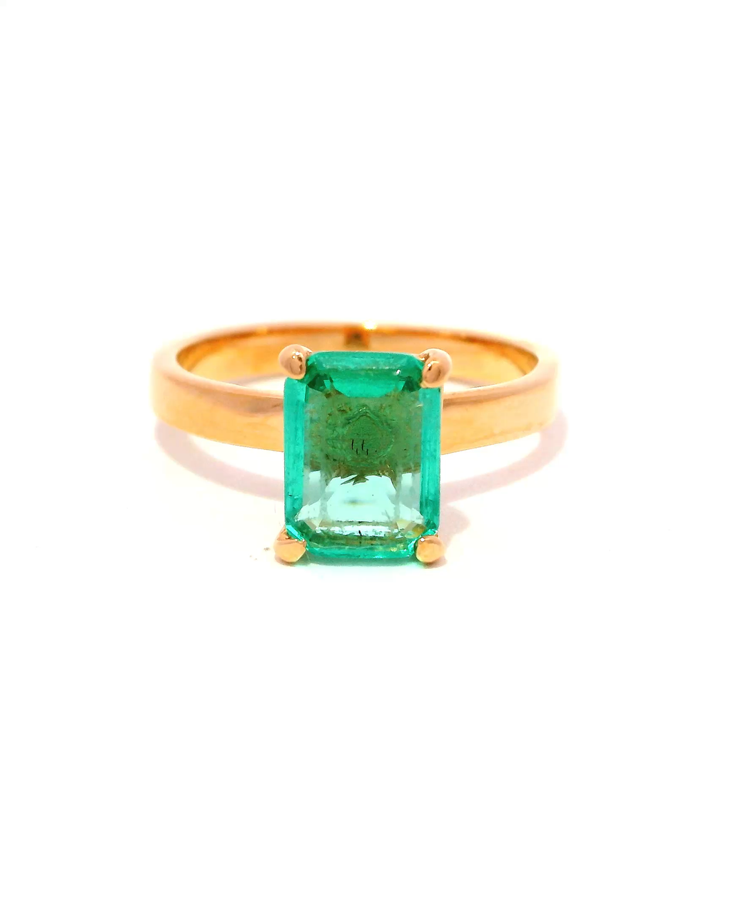 Anillo Solitario en Oro Rosa 18k Ley con Esmeralda de 1.5 cts.