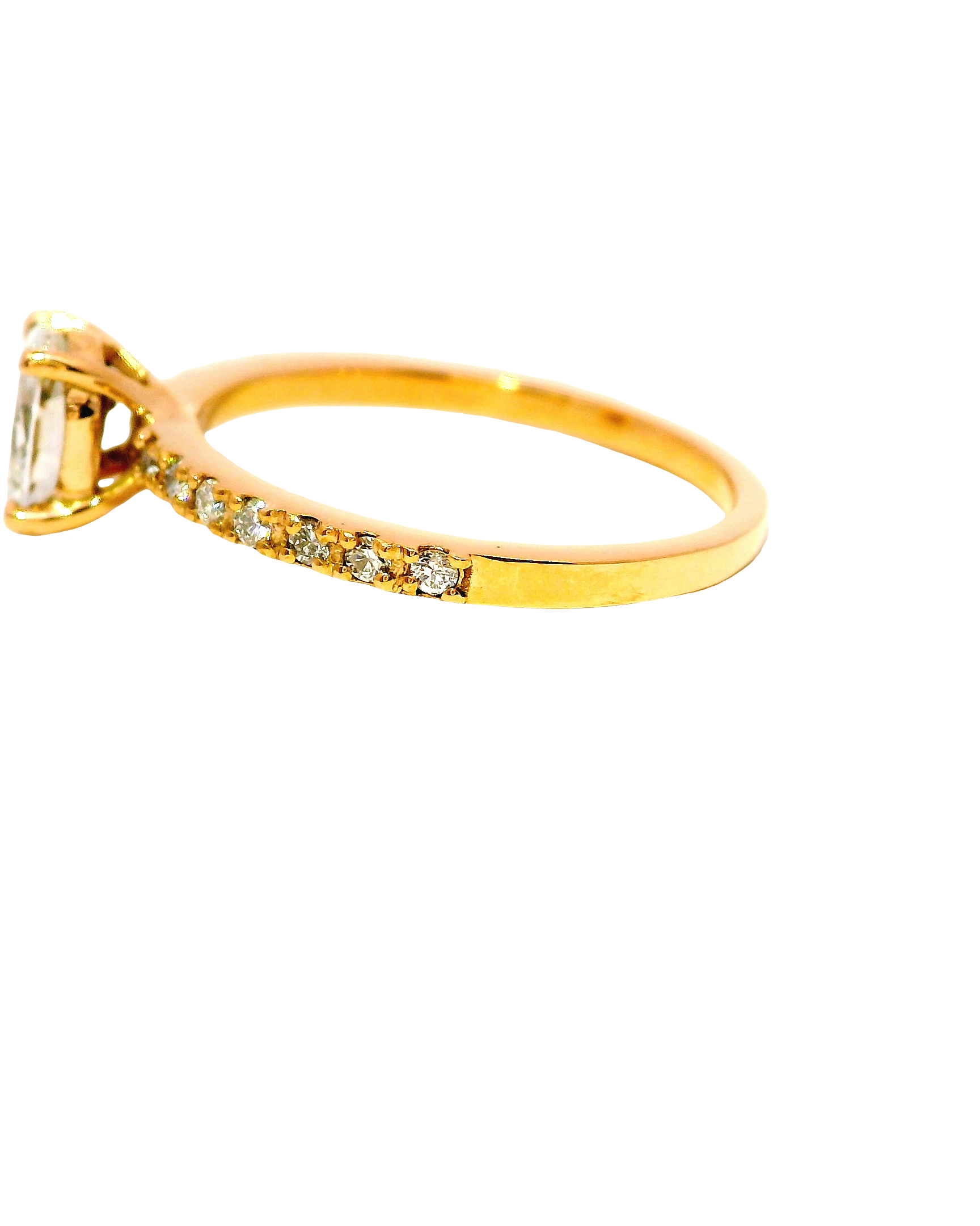 Anillo de Compromiso en Oro Amarillo Oval Brillante 0.50 cts