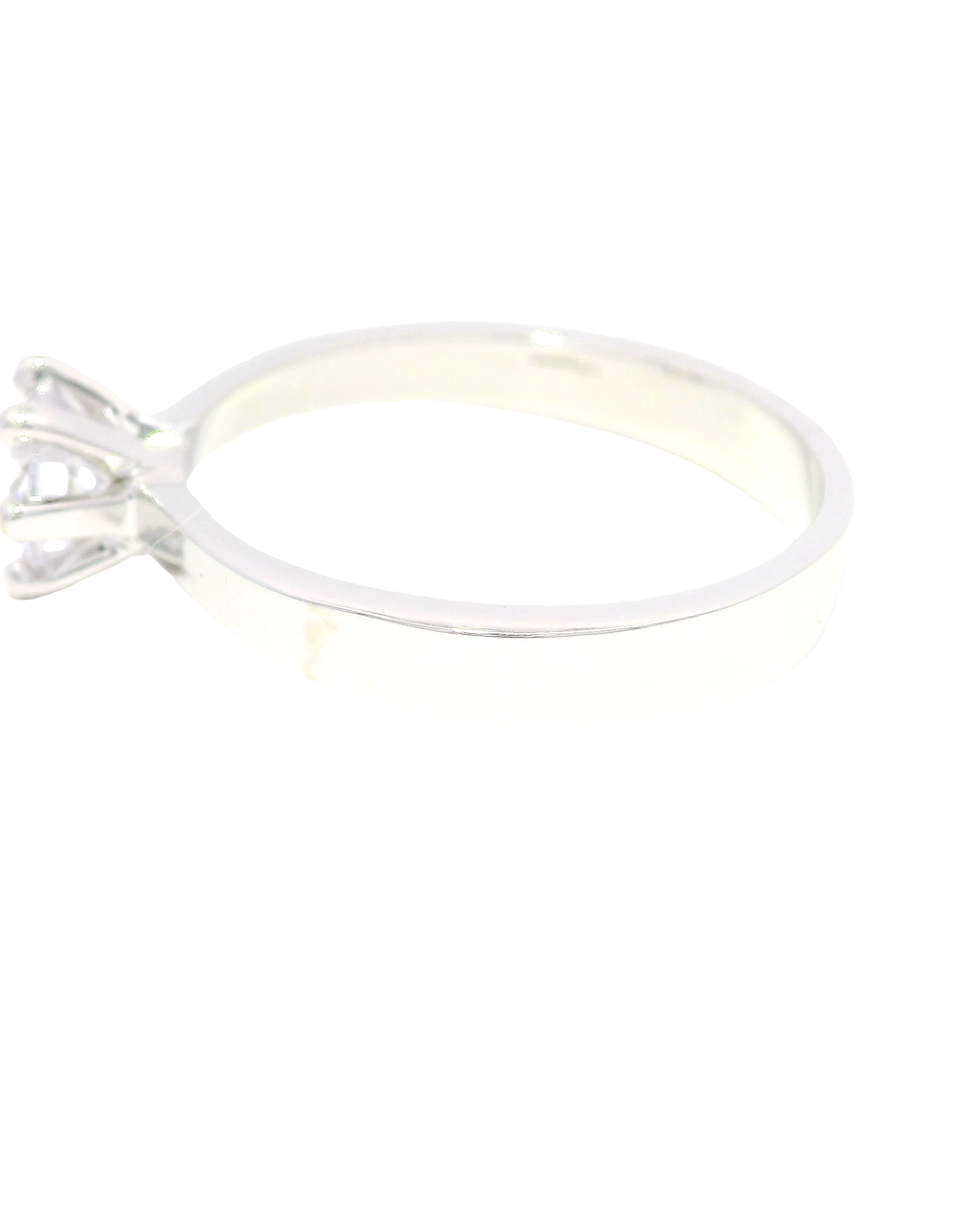 Solitario de Oro Blanco en Oro 18k Ley con Diamante Central de 0.40 cts