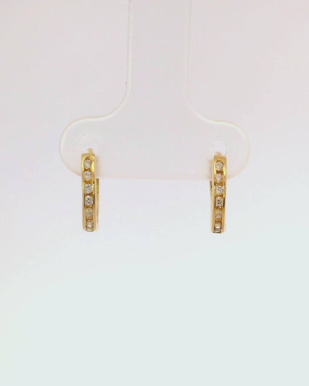 Argollas de oro amarillo 18k ley tipo huggies 1,1 cm