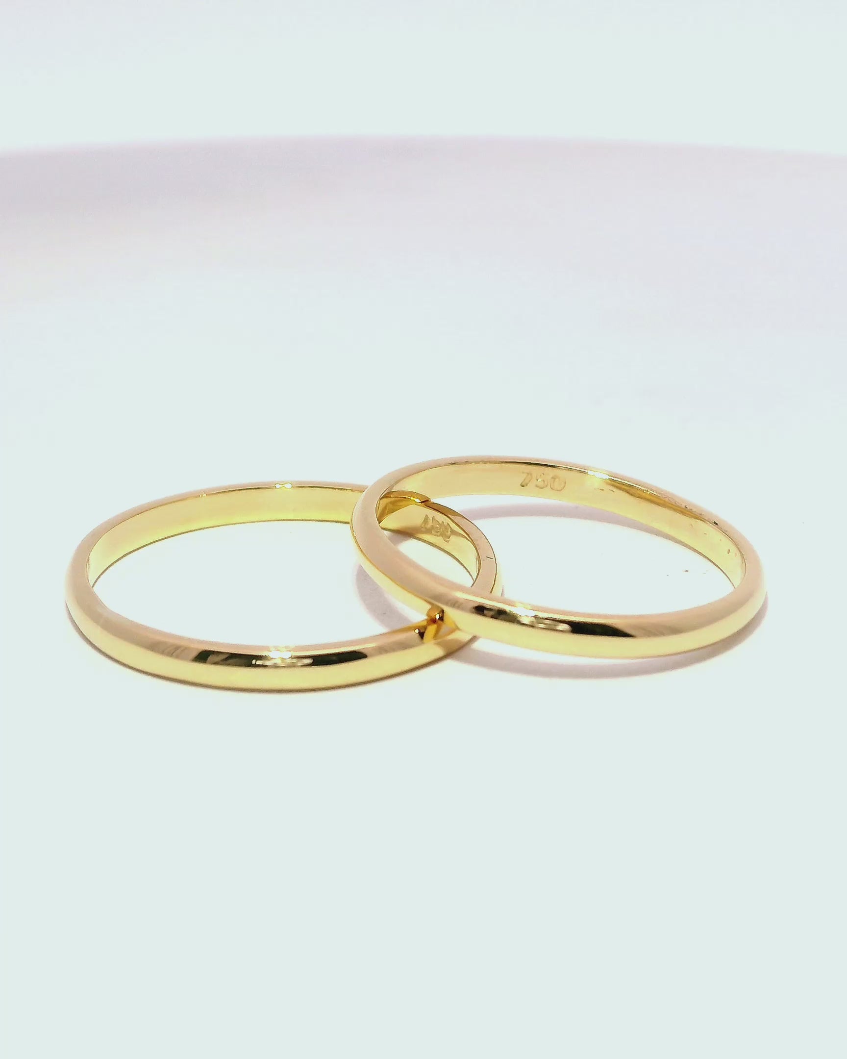 Anillos de boda en oro amarillo delicados 18k