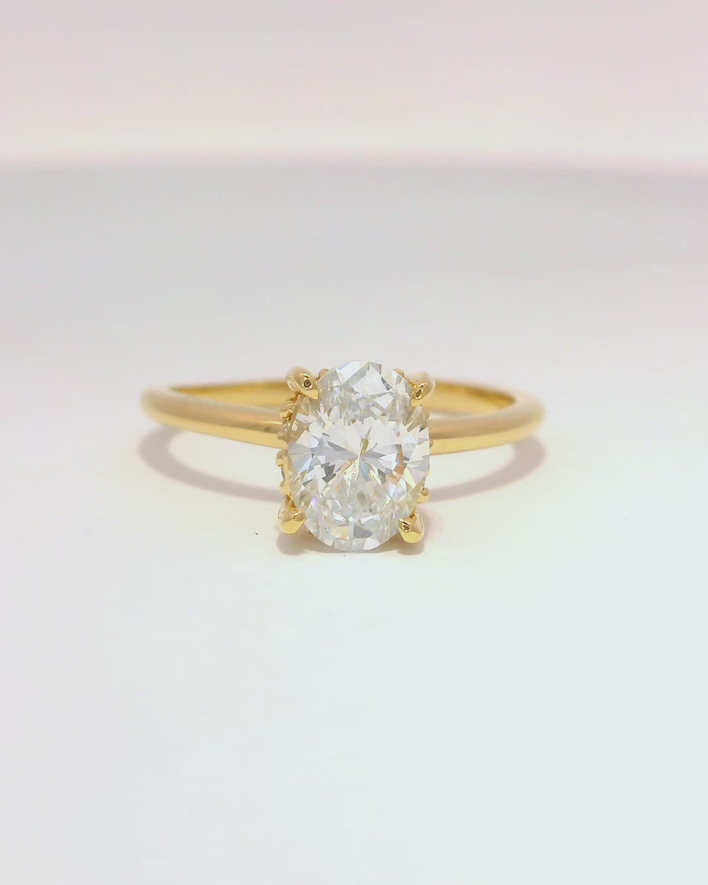 Anillo de compromiso Oval 18k ley 1,4 mm