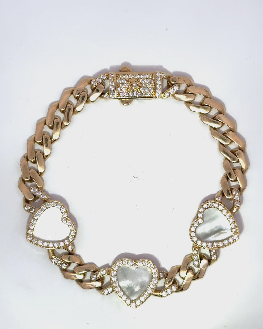 Pulsera de corazones en oro amarillo 18k ley con nacar