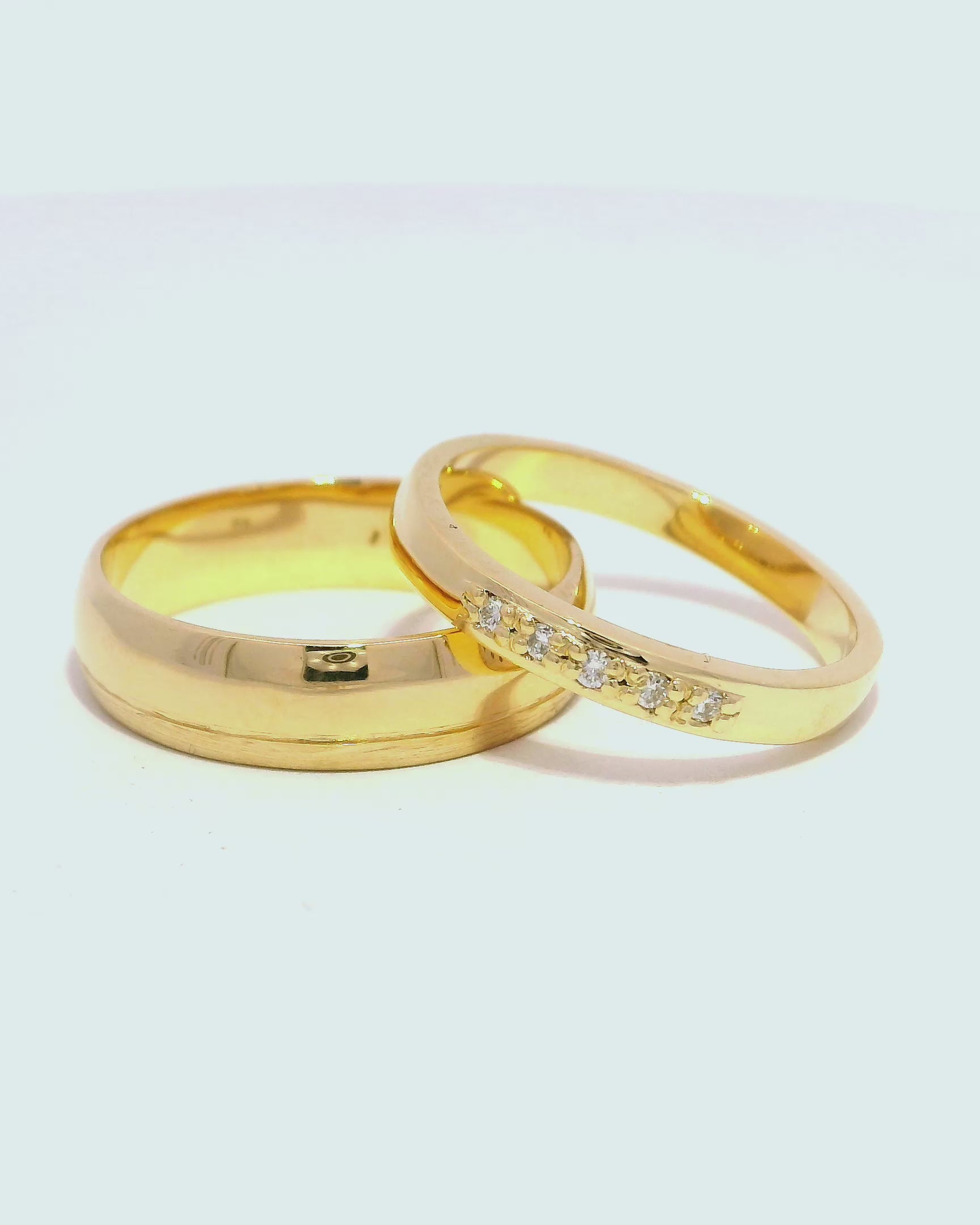 Anillos de matrimonio en oro 18k amarillo.