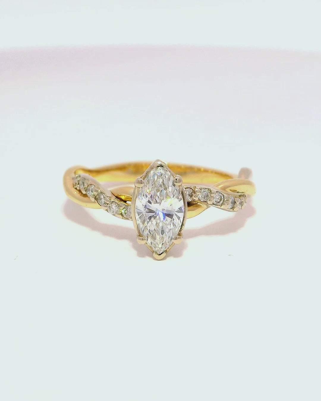Anillo de compromiso oro amarillo y oro blanco 18k ley