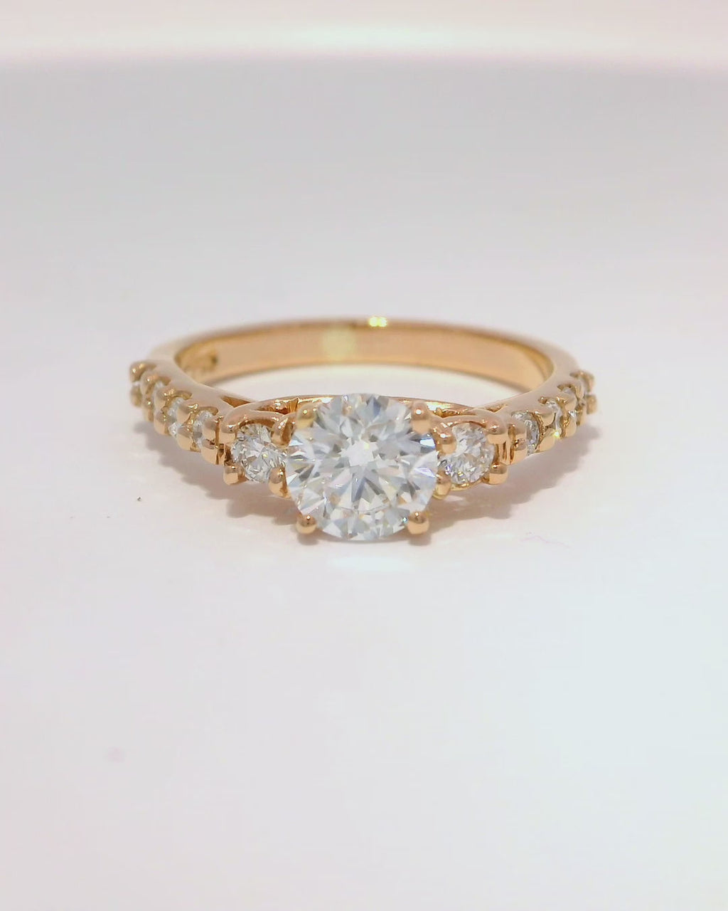 Anillo de compromiso oro rosa 18k ley