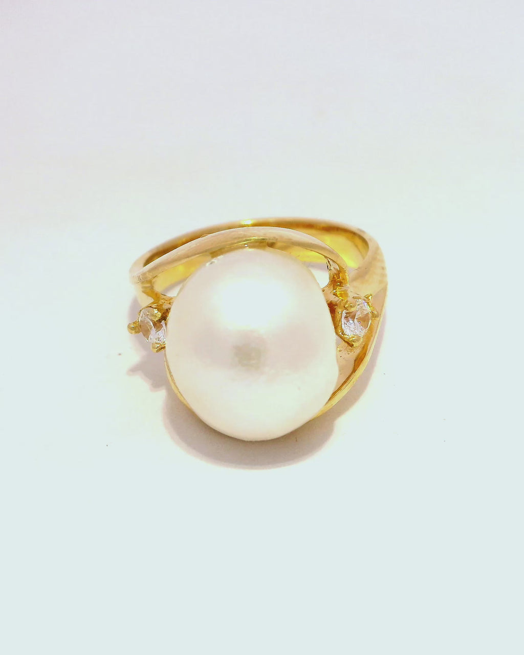 Anillo de oro amarillo 18k ley con perla elegante