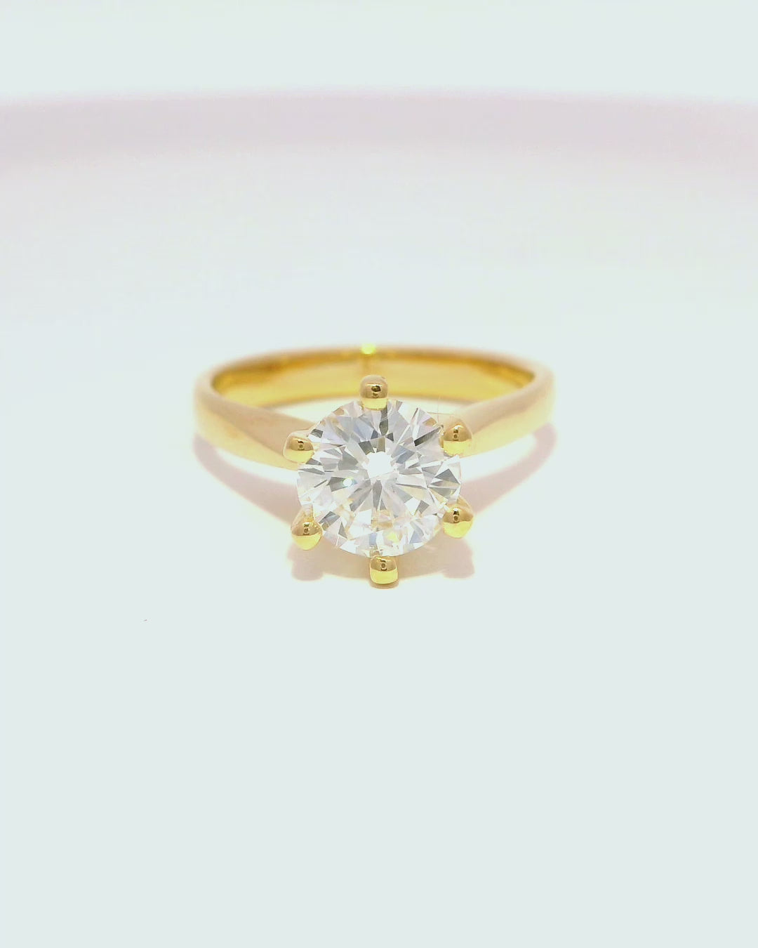 Anillo de compromiso en oro amarillo 18k ley con diamante de 1kt