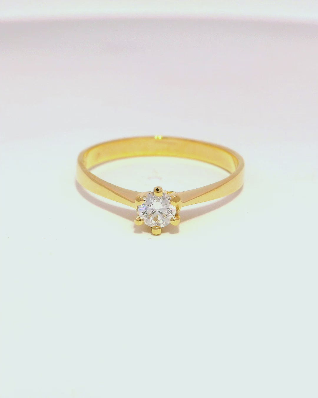 Solitario oro amarillo 18k 1,2 mm