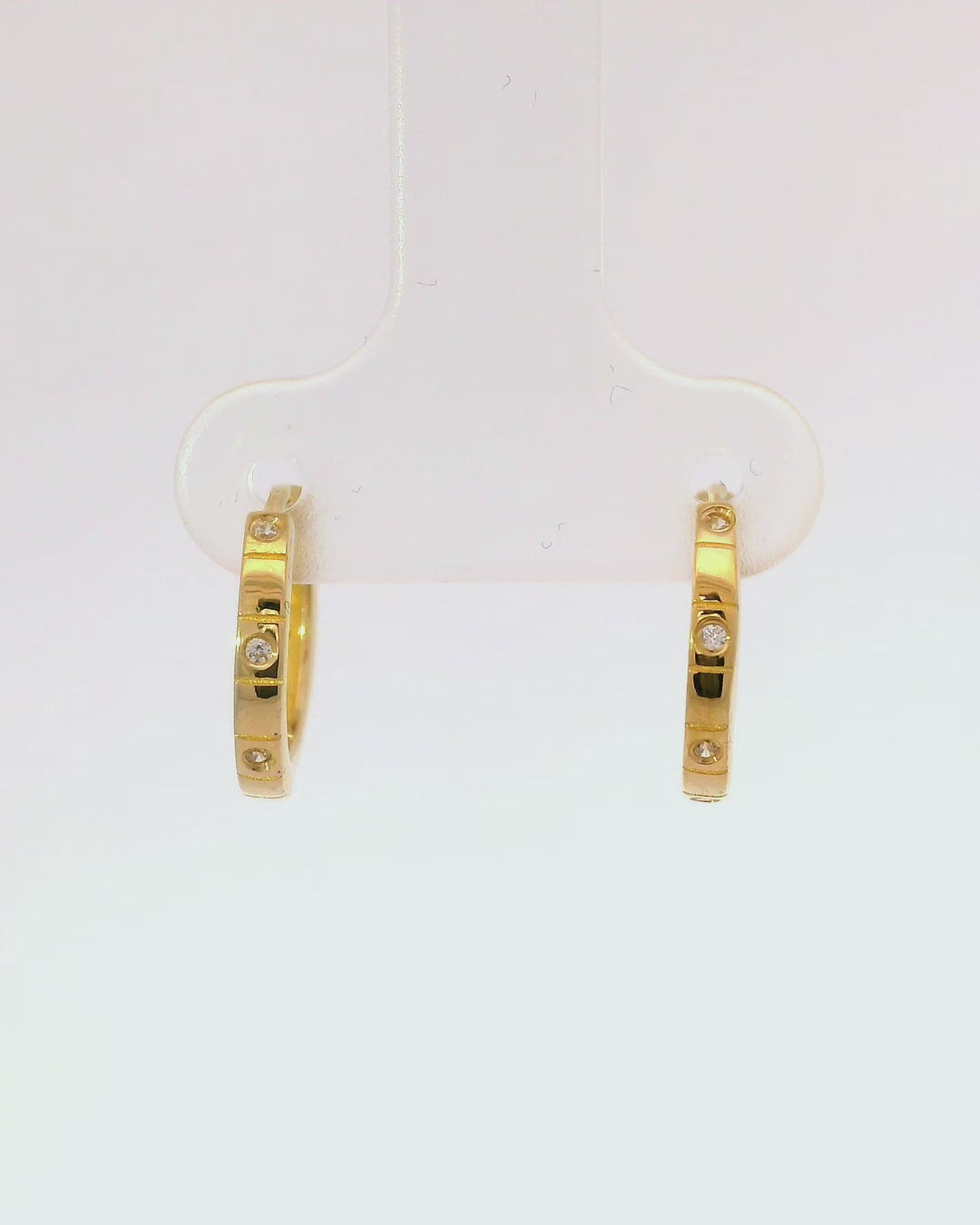 Argollas de oro 18k tipo Huggies 1,3 mm